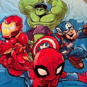 Marvel Superhero Adventures toddler bed set. Hulk, Spider-Man, Captain America..